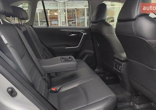 Серый Тойота РАВ 4, объемом двигателя 2.49 л и пробегом 48 тыс. км за 36966 $, фото 6 на Automoto.ua