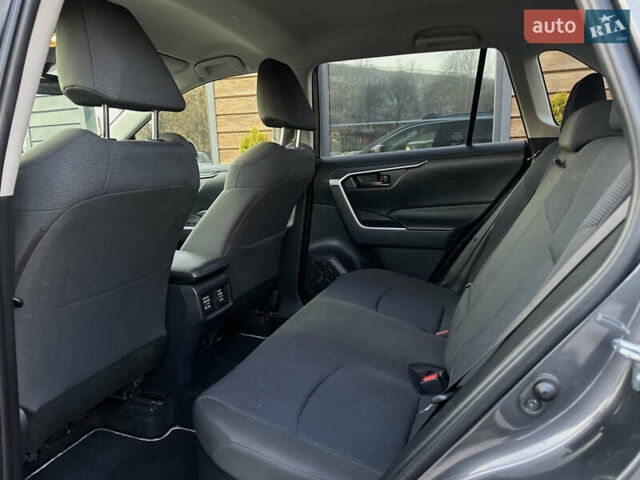 Серый Тойота РАВ 4, объемом двигателя 2.49 л и пробегом 123 тыс. км за 31999 $, фото 48 на Automoto.ua
