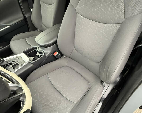 Сірий Тойота РАВ 4, об'ємом двигуна 2.49 л та пробігом 137 тис. км за 28990 $, фото 13 на Automoto.ua