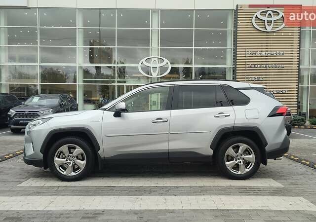 Серый Тойота РАВ 4, объемом двигателя 2.49 л и пробегом 48 тыс. км за 36966 $, фото 2 на Automoto.ua