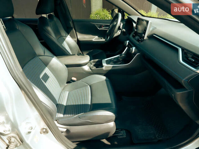 Серый Тойота РАВ 4, объемом двигателя 2.49 л и пробегом 92 тыс. км за 37000 $, фото 5 на Automoto.ua