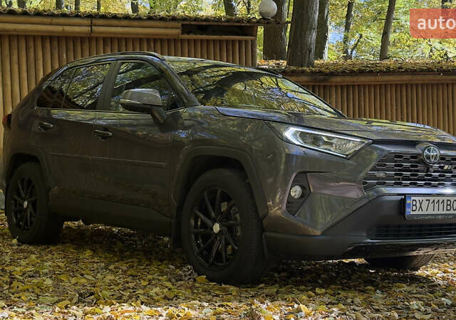 Серый Тойота РАВ 4, объемом двигателя 2.49 л и пробегом 120 тыс. км за 35600 $, фото 6 на Automoto.ua