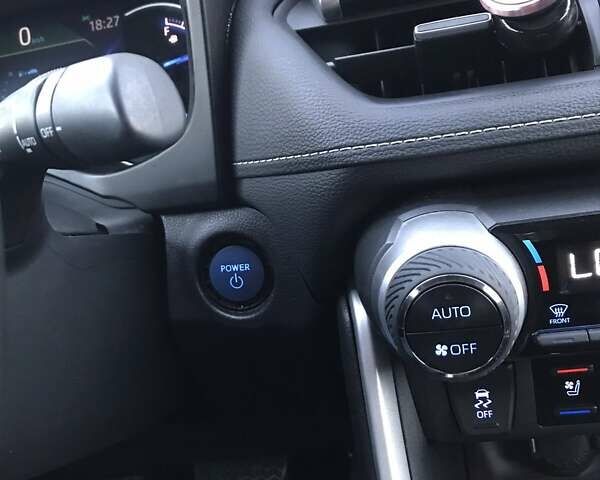 Сірий Тойота РАВ 4, об'ємом двигуна 2.49 л та пробігом 73 тис. км за 32300 $, фото 7 на Automoto.ua