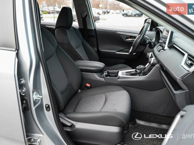 Сірий Тойота РАВ 4, об'ємом двигуна 1.99 л та пробігом 92 тис. км за 23500 $, фото 32 на Automoto.ua