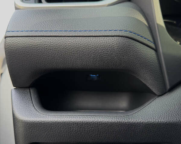 Серый Тойота РАВ 4, объемом двигателя 2.49 л и пробегом 158 тыс. км за 29999 $, фото 48 на Automoto.ua