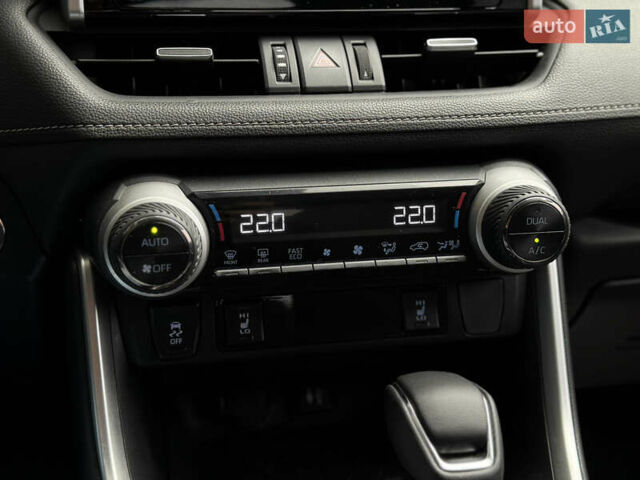 Серый Тойота РАВ 4, объемом двигателя 1.99 л и пробегом 204 тыс. км за 23500 $, фото 12 на Automoto.ua