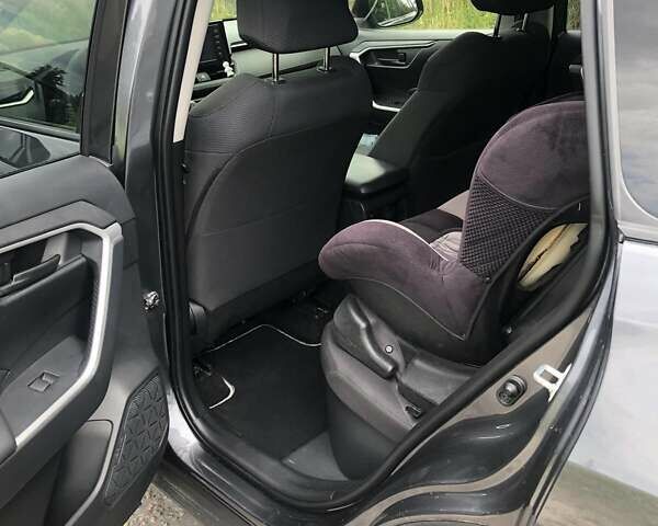 Сірий Тойота РАВ 4, об'ємом двигуна 2.49 л та пробігом 119 тис. км за 29950 $, фото 3 на Automoto.ua