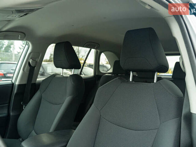 Тойота РАВ 4 2019 в Черновцах на Automoto.ua Серый Тойота РАВ 4, объемом двигателя 2.5 л и пробегом 24 тыс. км за 29900 $, фото 30 на Automoto.ua