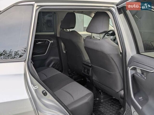 Серый Тойота РАВ 4, объемом двигателя 1.99 л и пробегом 39 тыс. км за 27700 $, фото 18 на Automoto.ua