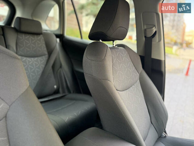 Тойота РАВ 4 2019 в Киеве на Automoto.ua Серый Тойота РАВ 4, объемом двигателя 1.99 л и пробегом 8 тыс. км за 27200 $, фото 52 на Automoto.ua