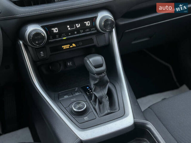 Серый Тойота РАВ 4, объемом двигателя 2.49 л и пробегом 123 тыс. км за 31999 $, фото 44 на Automoto.ua