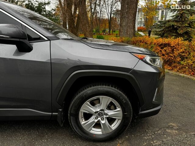 Серый Тойота РАВ 4, объемом двигателя 2.5 л и пробегом 142 тыс. км за 28990 $, фото 4 на Automoto.ua