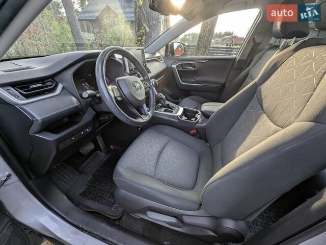 Серый Тойота РАВ 4, объемом двигателя 1.99 л и пробегом 39 тыс. км за 27700 $, фото 13 на Automoto.ua