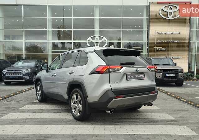Серый Тойота РАВ 4, объемом двигателя 2.49 л и пробегом 48 тыс. км за 36966 $, фото 1 на Automoto.ua