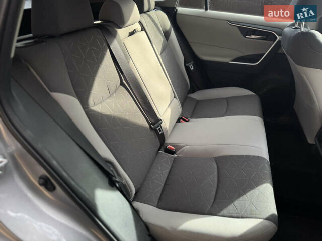 Серый Тойота РАВ 4, объемом двигателя 2.49 л и пробегом 64 тыс. км за 25000 $, фото 18 на Automoto.ua