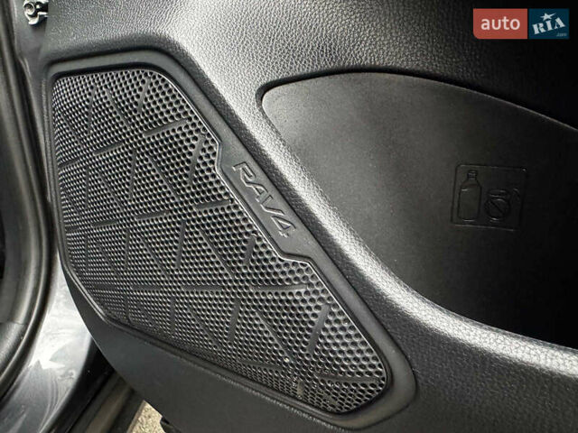 Сірий Тойота РАВ 4, об'ємом двигуна 2.5 л та пробігом 142 тис. км за 28990 $, фото 31 на Automoto.ua