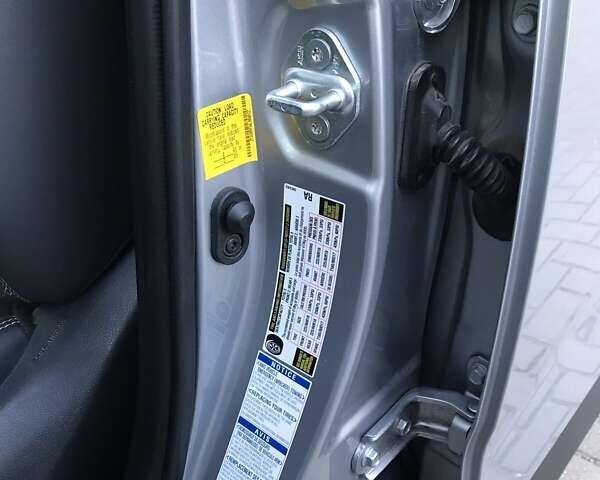 Сірий Тойота РАВ 4, об'ємом двигуна 2.49 л та пробігом 73 тис. км за 32300 $, фото 16 на Automoto.ua