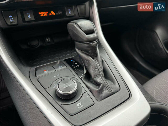 Сірий Тойота РАВ 4, об'ємом двигуна 2.5 л та пробігом 142 тис. км за 28990 $, фото 25 на Automoto.ua