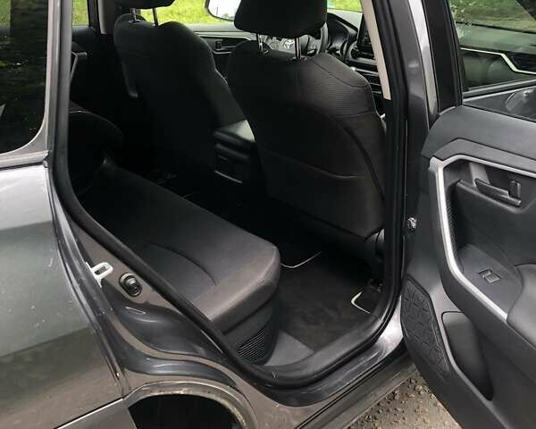 Сірий Тойота РАВ 4, об'ємом двигуна 2.49 л та пробігом 119 тис. км за 29950 $, фото 5 на Automoto.ua