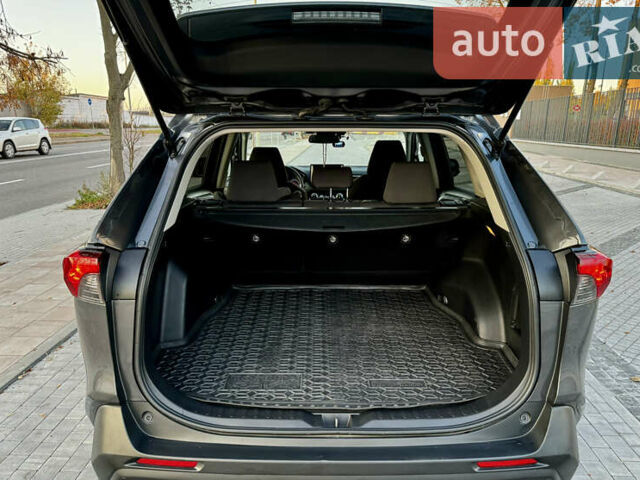 Серый Тойота РАВ 4, объемом двигателя 2.5 л и пробегом 130 тыс. км за 27999 $, фото 24 на Automoto.ua