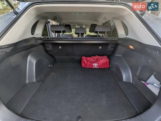 Серый Тойота РАВ 4, объемом двигателя 1.99 л и пробегом 39 тыс. км за 27700 $, фото 15 на Automoto.ua