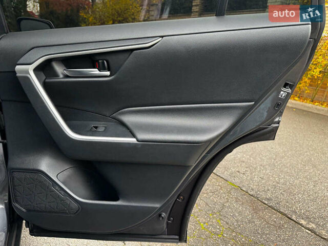 Сірий Тойота РАВ 4, об'ємом двигуна 2.5 л та пробігом 142 тис. км за 28990 $, фото 32 на Automoto.ua