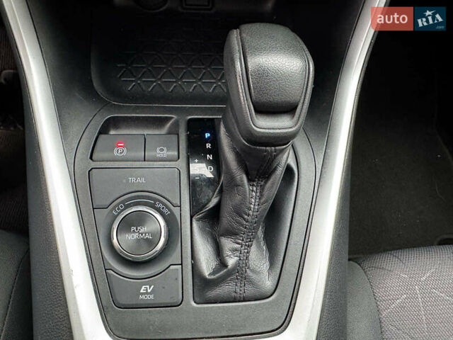 Сірий Тойота РАВ 4, об'ємом двигуна 2.5 л та пробігом 142 тис. км за 28990 $, фото 24 на Automoto.ua