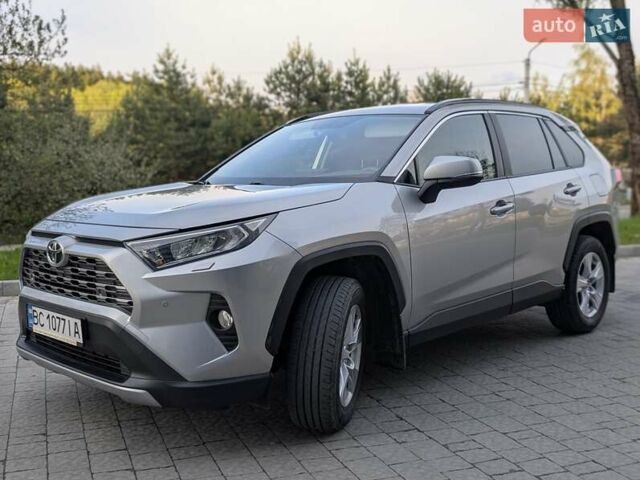 Серый Тойота РАВ 4, объемом двигателя 1.99 л и пробегом 39 тыс. км за 27700 $, фото 1 на Automoto.ua