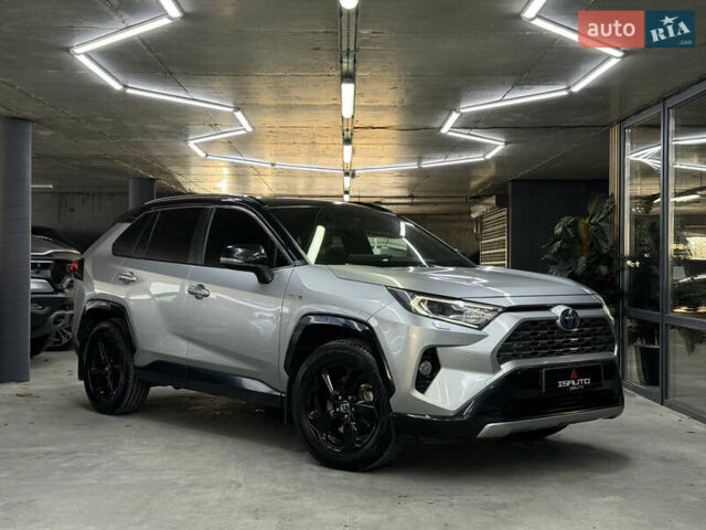 Серый Тойота РАВ 4, объемом двигателя 2.49 л и пробегом 139 тыс. км за 30900 $, фото 1 на Automoto.ua