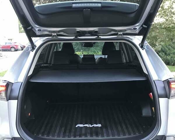 Сірий Тойота РАВ 4, об'ємом двигуна 2.49 л та пробігом 73 тис. км за 32300 $, фото 1 на Automoto.ua