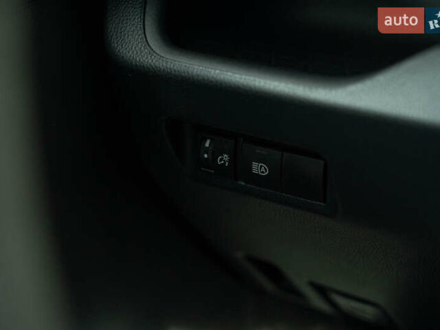 Тойота РАВ 4 2019 в Черновцах на Automoto.ua Серый Тойота РАВ 4, объемом двигателя 2.5 л и пробегом 24 тыс. км за 29900 $, фото 18 на Automoto.ua