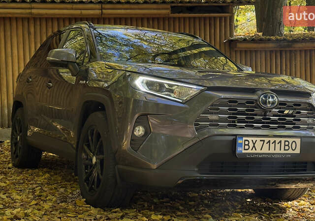 Серый Тойота РАВ 4, объемом двигателя 2.49 л и пробегом 120 тыс. км за 35600 $, фото 4 на Automoto.ua
