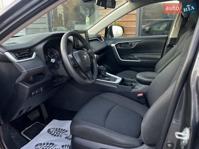 Серый Тойота РАВ 4, объемом двигателя 2.49 л и пробегом 123 тыс. км за 31999 $, фото 28 на Automoto.ua