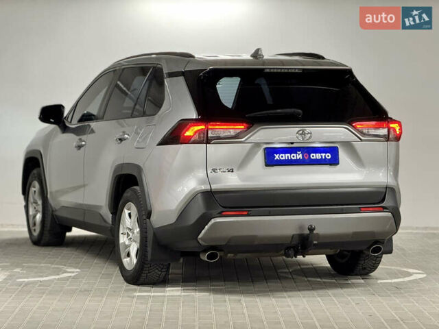 Серый Тойота РАВ 4, объемом двигателя 1.99 л и пробегом 204 тыс. км за 23500 $, фото 6 на Automoto.ua