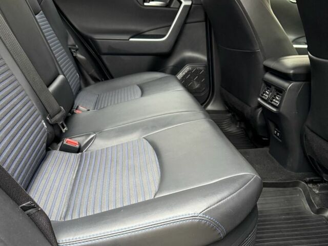 Сірий Тойота РАВ 4, об'ємом двигуна 2.5 л та пробігом 90 тис. км за 32500 $, фото 9 на Automoto.ua