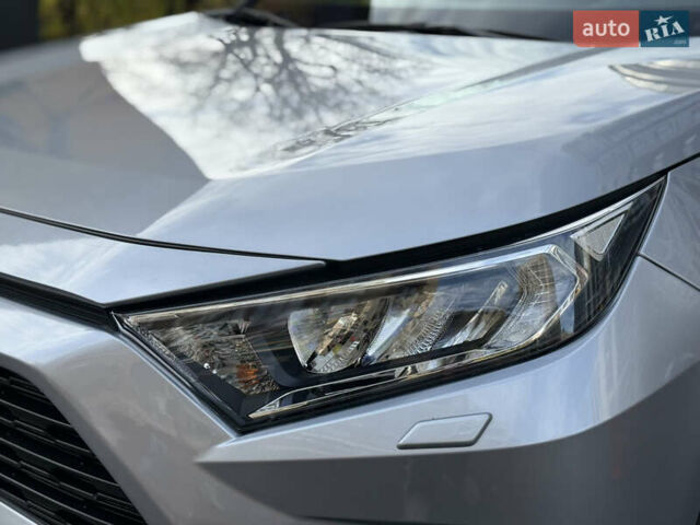 Тойота РАВ 4 2019 в Киеве на Automoto.ua Серый Тойота РАВ 4, объемом двигателя 1.99 л и пробегом 8 тыс. км за 27200 $, фото 15 на Automoto.ua