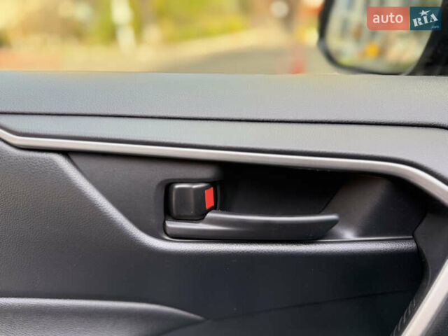 Тойота РАВ 4 2019 в Киеве на Automoto.ua Серый Тойота РАВ 4, объемом двигателя 1.99 л и пробегом 8 тыс. км за 27200 $, фото 39 на Automoto.ua