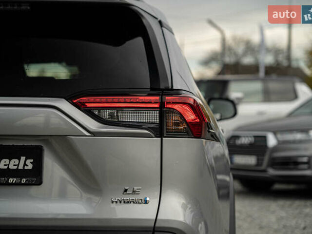 Тойота РАВ 4 2019 в Черновцах на Automoto.ua Серый Тойота РАВ 4, объемом двигателя 2.5 л и пробегом 24 тыс. км за 29900 $, фото 7 на Automoto.ua