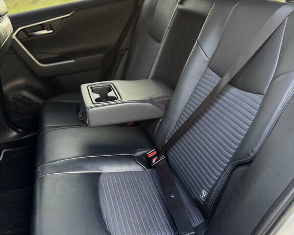 Серый Тойота РАВ 4, объемом двигателя 2.49 л и пробегом 158 тыс. км за 29999 $, фото 44 на Automoto.ua