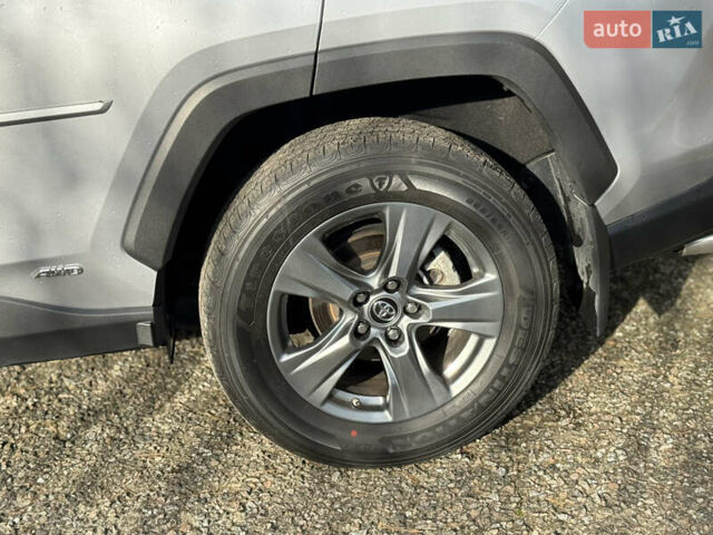 Серый Тойота РАВ 4, объемом двигателя 2.49 л и пробегом 64 тыс. км за 25000 $, фото 3 на Automoto.ua