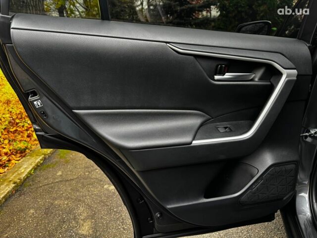 Серый Тойота РАВ 4, объемом двигателя 2.5 л и пробегом 142 тыс. км за 28990 $, фото 28 на Automoto.ua