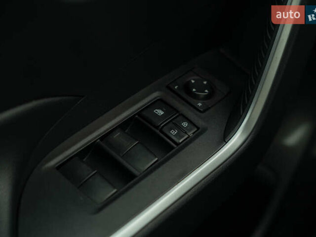 Тойота РАВ 4 2019 в Черновцах на Automoto.ua Серый Тойота РАВ 4, объемом двигателя 2.5 л и пробегом 24 тыс. км за 29900 $, фото 17 на Automoto.ua