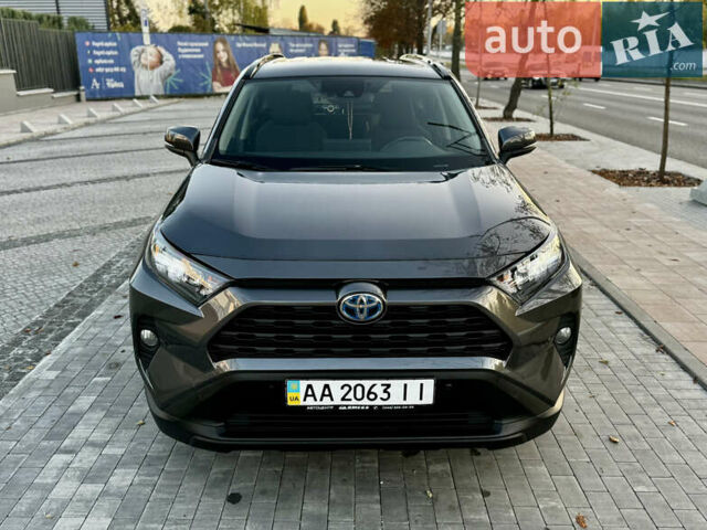 Серый Тойота РАВ 4, объемом двигателя 2.5 л и пробегом 130 тыс. км за 27999 $, фото 1 на Automoto.ua
