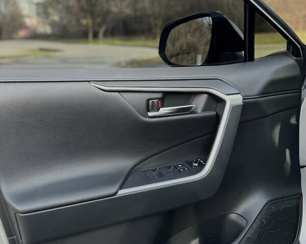 Серый Тойота РАВ 4, объемом двигателя 2.49 л и пробегом 158 тыс. км за 29999 $, фото 24 на Automoto.ua