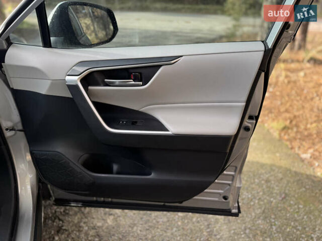 Серый Тойота РАВ 4, объемом двигателя 2.49 л и пробегом 64 тыс. км за 25000 $, фото 15 на Automoto.ua