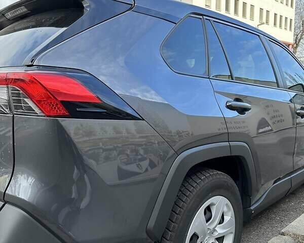 Сірий Тойота РАВ 4, об'ємом двигуна 2 л та пробігом 40 тис. км за 33000 $, фото 15 на Automoto.ua