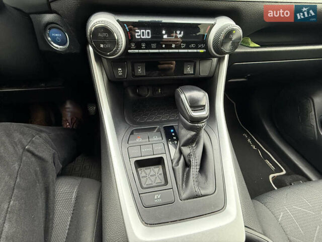 Сірий Тойота РАВ 4, об'ємом двигуна 2.49 л та пробігом 137 тис. км за 28990 $, фото 18 на Automoto.ua