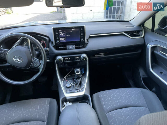 Сірий Тойота РАВ 4, об'ємом двигуна 1.99 л та пробігом 57 тис. км за 27000 $, фото 2 на Automoto.ua