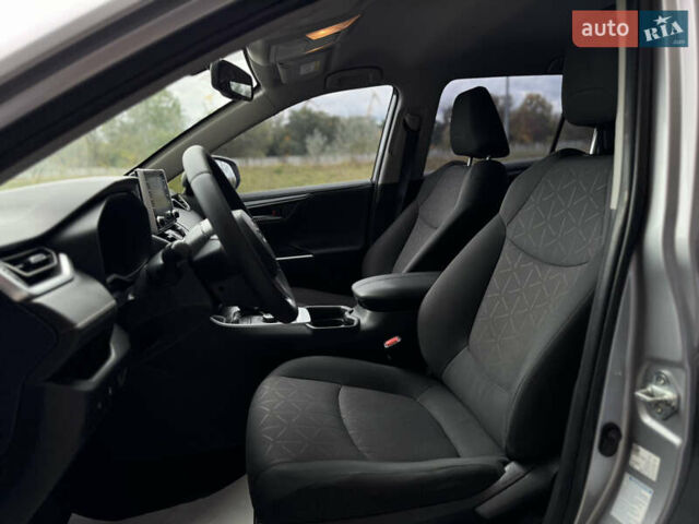 Серый Тойота РАВ 4, объемом двигателя 1.99 л и пробегом 204 тыс. км за 23500 $, фото 16 на Automoto.ua