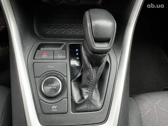 Серый Тойота РАВ 4, объемом двигателя 2.5 л и пробегом 142 тыс. км за 28990 $, фото 24 на Automoto.ua